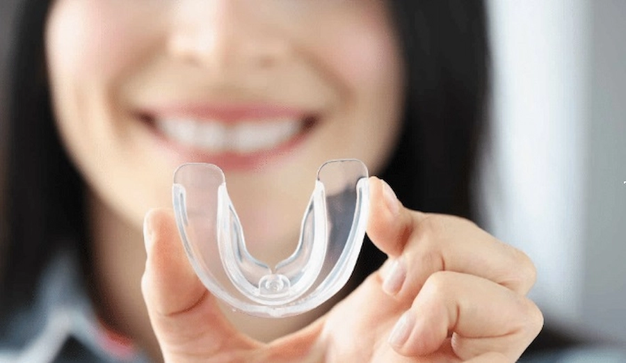 How to Clean and Wash a Mouthguard (1)