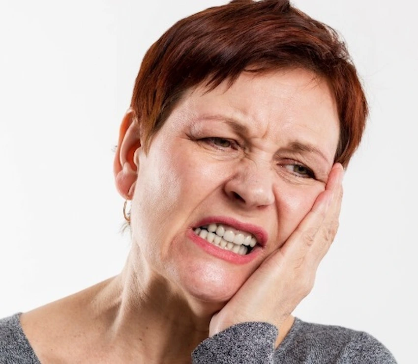 cracked teeth
