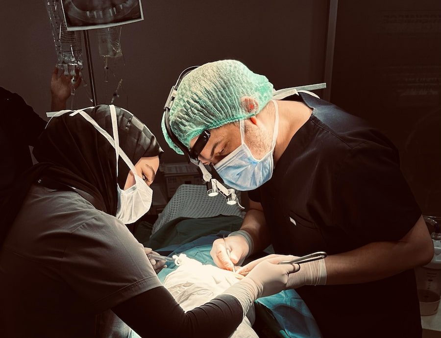 procedura di impianti zigomatici presso la clínica dentale lema