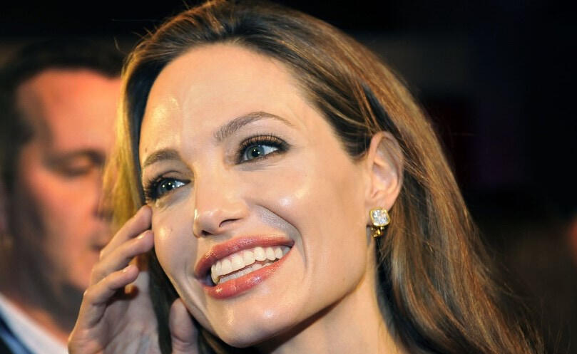 angelina jolie teeth in 1990