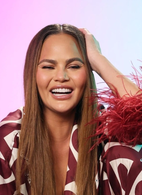 chrissy teigen teeth in 2025