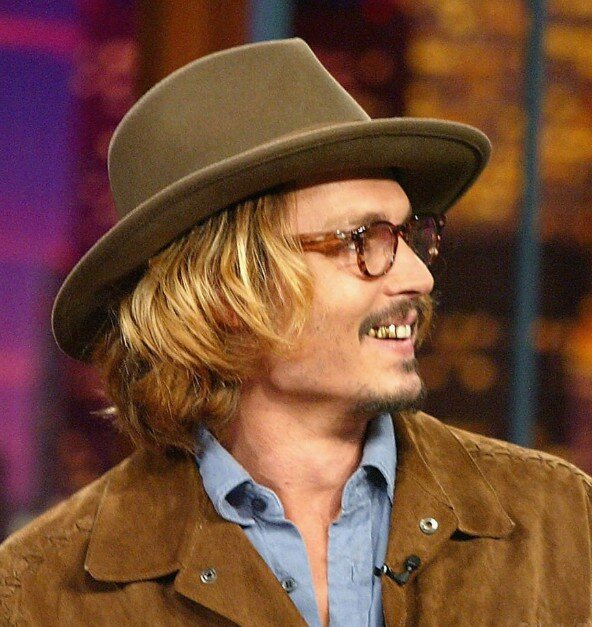 johnny depp teeth in 2004