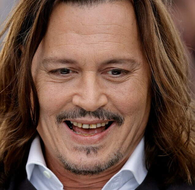 johnny depp teeth in 2023