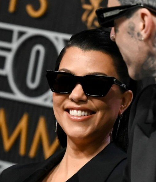 kourtney kardashian teeth in 2025