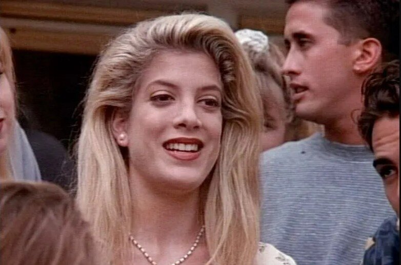 tori spelling teeth