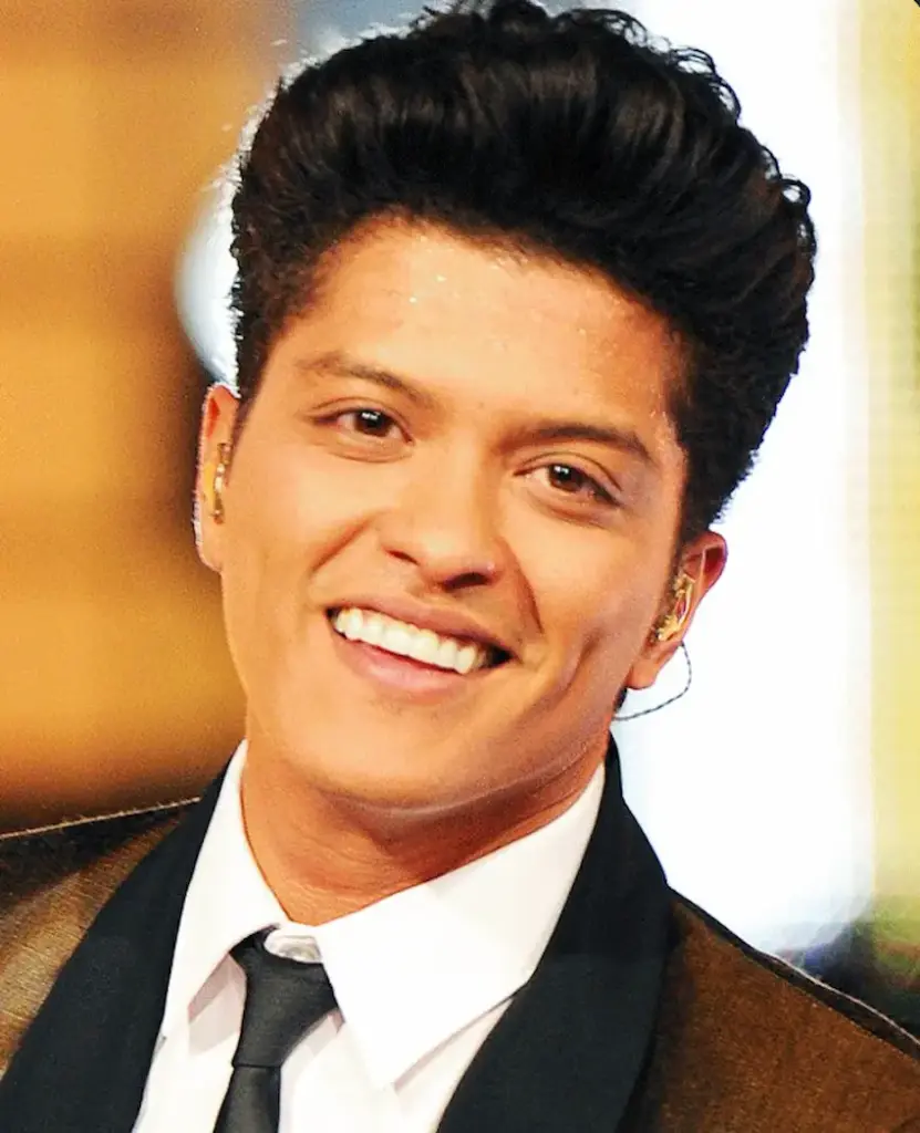 bruno mars teeth 2010s
