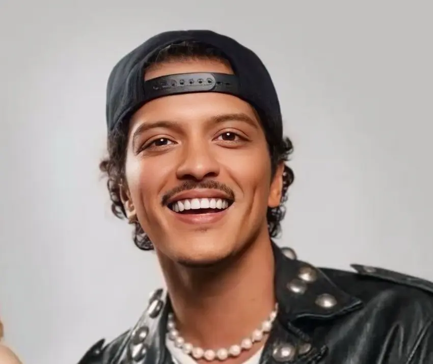 bruno mars teeth 2015s