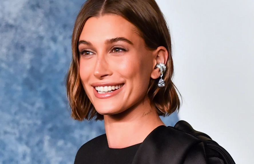 dinții lui Hailey Bieber în 2025