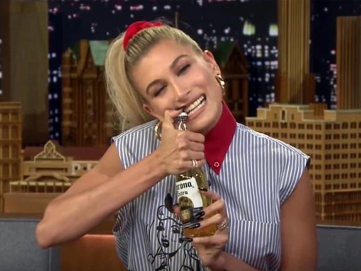 hailey bieber teeth