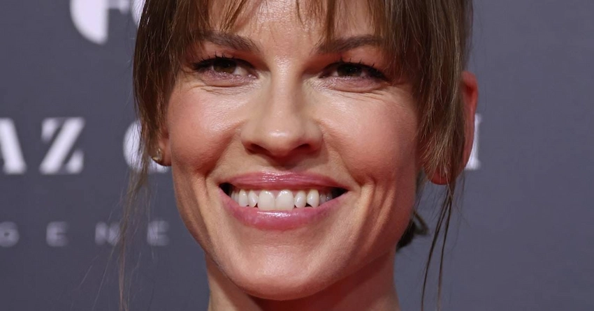 hilary swank teeth in 2010
