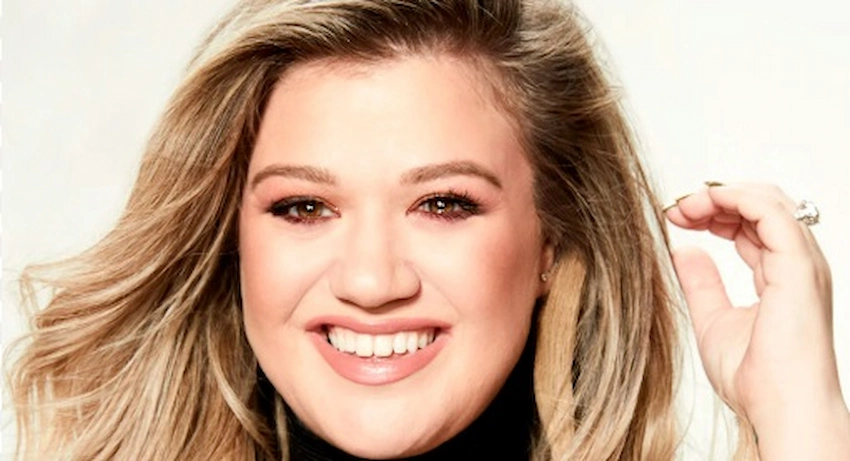 kelly clarkson teeth
