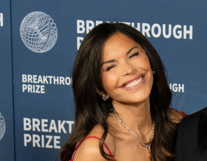 lauren sanchez teeth 2025
