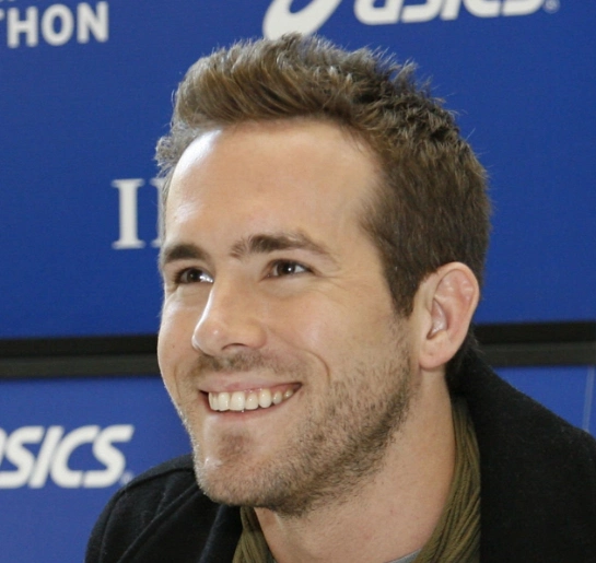 ryan reynolds teeth in 2008