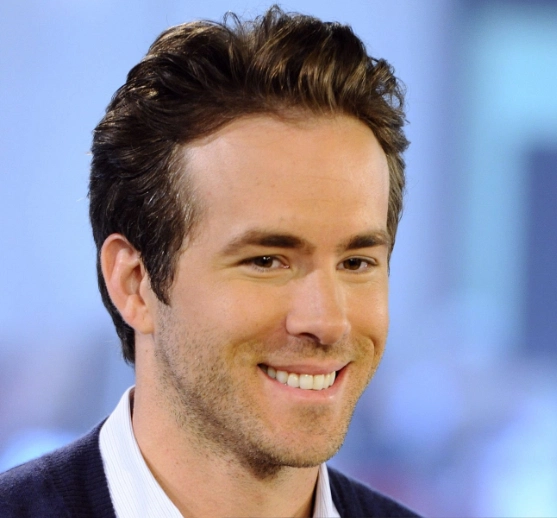 ryan reynolds teeth in 2010