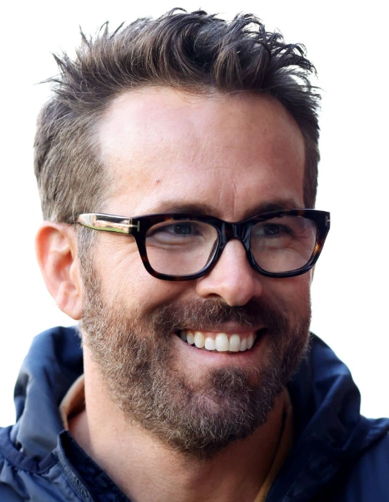 ryan reynolds teeth in 2023