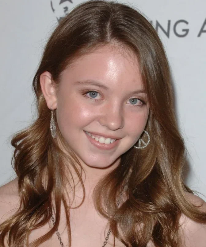 sydney sweeney teeth in 2012
