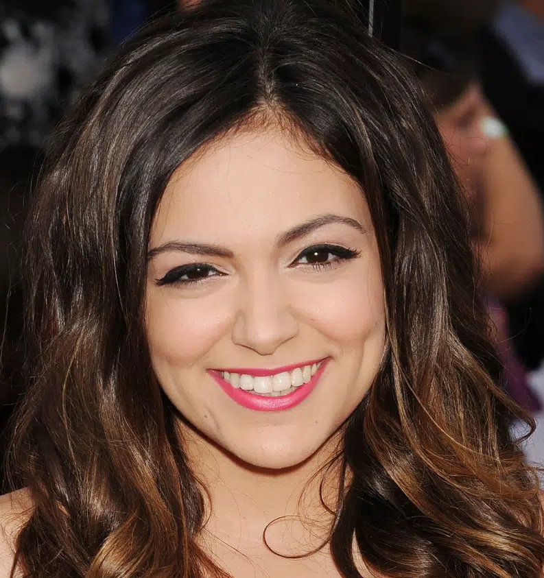 bethany mota zähne 2014