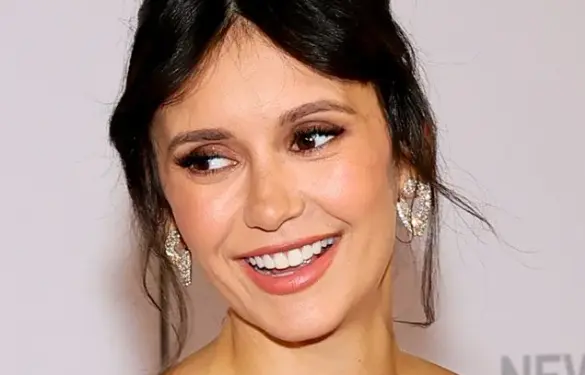 nina dobrev teeth