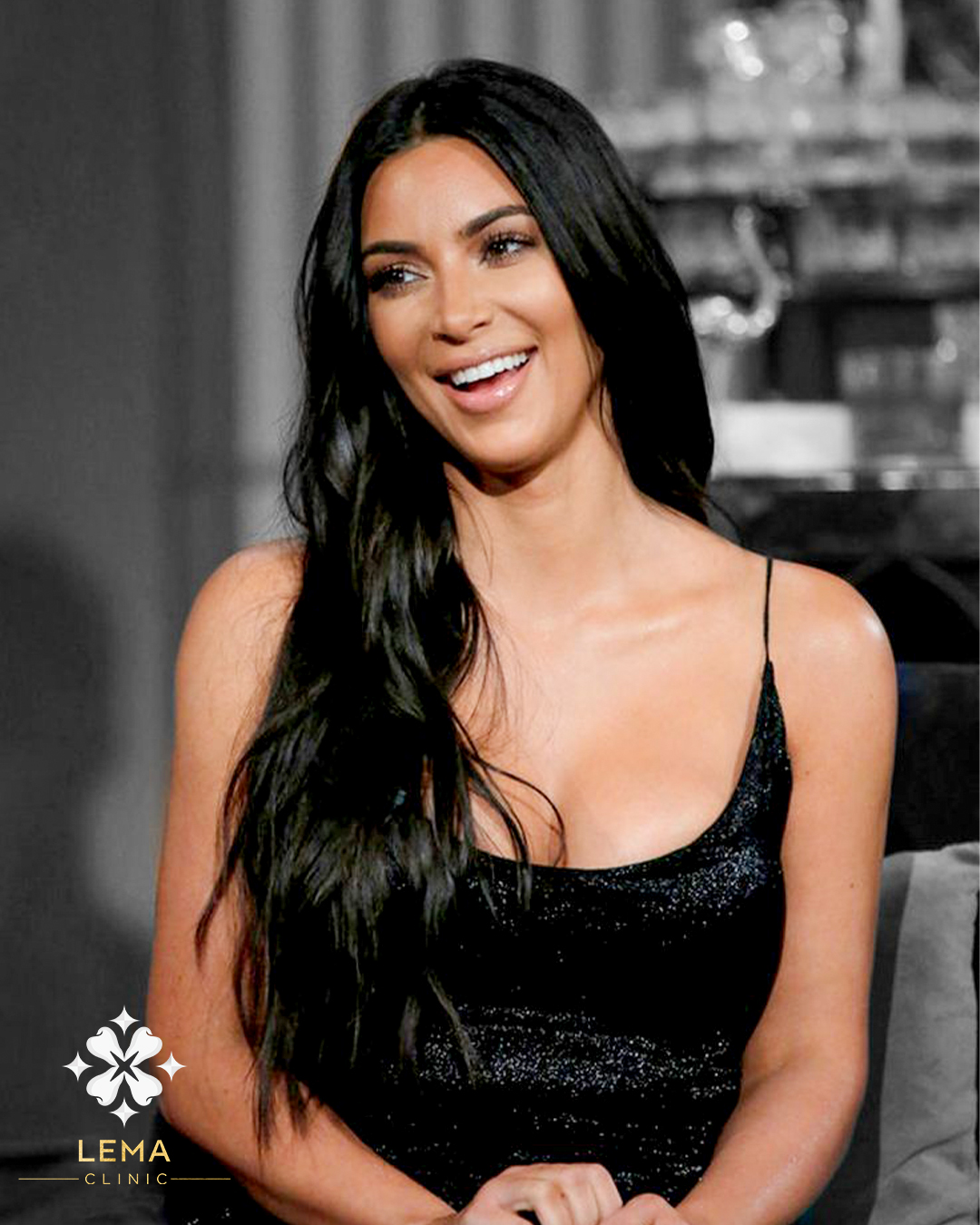 Усмивка на Kim Kardashian